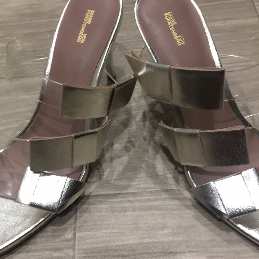 LMT: Diane Von Furstenberg Amari Metallic Leather Sandal (see updated photos) - Picture 5 of 15